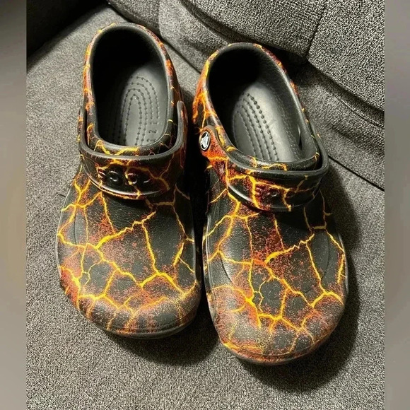 crocs lava style size women’s 6, men’s 4 - Picture 3 of 8